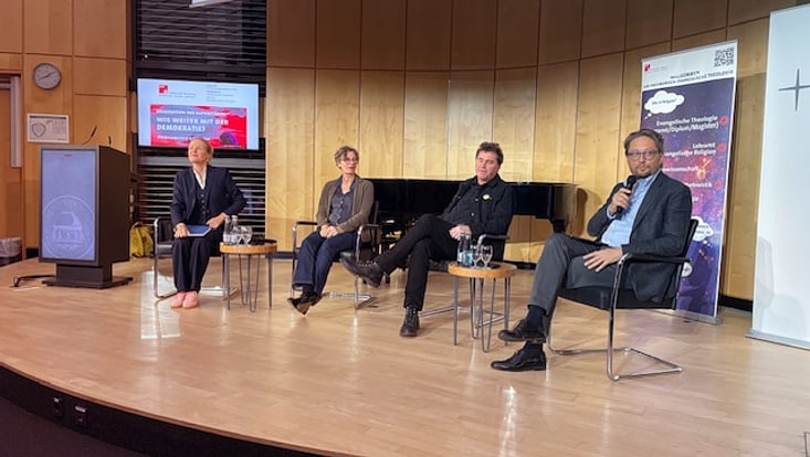 Zum Abschluss der Tagung "Demokratie unter Druck: Affekte, Konflikte und die Faszination des Autoritären" fand die Podiumsdiskussion am 29.09.2025 in der Bucerius Law School in Hamburg statt.