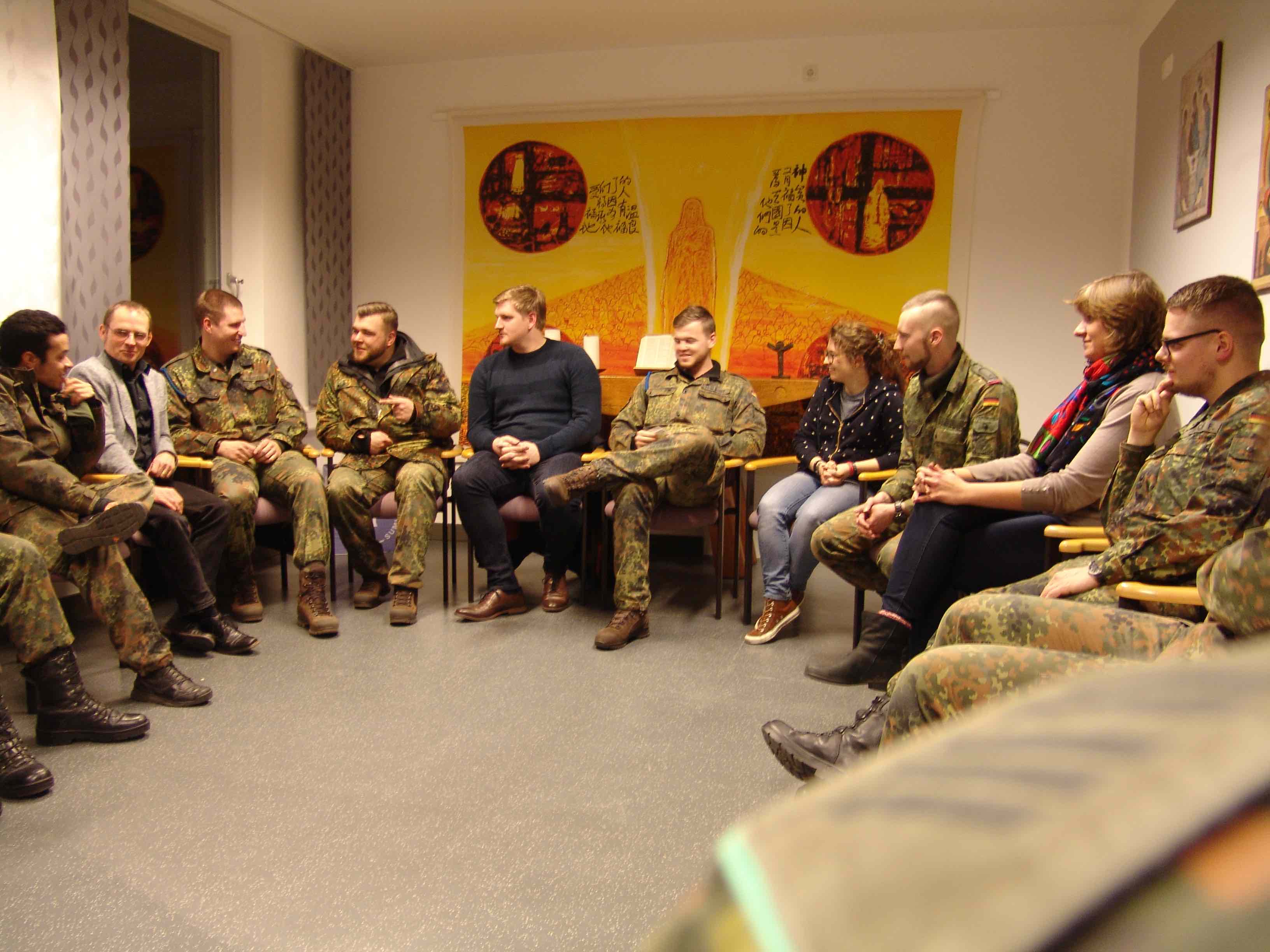 Gespräche mit Panzergrenadieren in Hagenow
